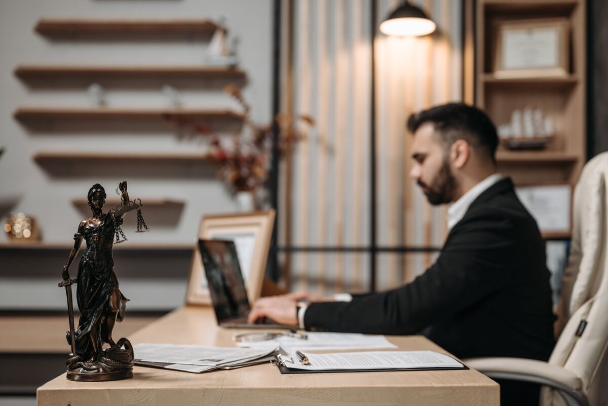 avocat droit sociétés expertises faut il